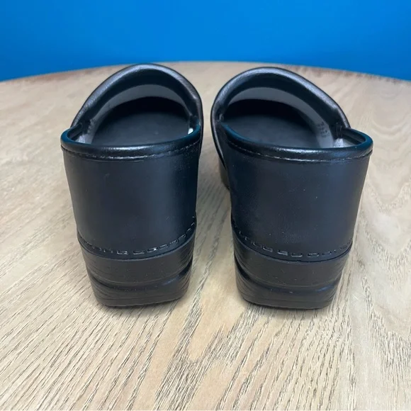 New! Dansko Professional Women’s Black Slip Resistant Clogs Work Size 38 7.5-8 - Picture 3 of 11